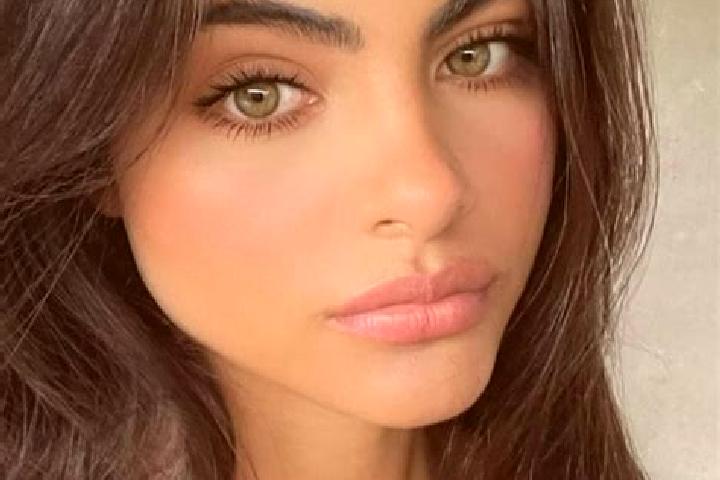 Chloe, 23, a black dark-eyed middle eastern companion based in Barela. Offering GFE, Domination. Available for incall and outcall, overnight bookings available.