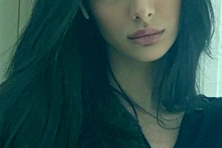 Chloe, 23, a black dark-eyed middle eastern companion based in Tilang Pur Kotla. Offering A-Level, OWO, Travel Companion, Roleplay. Available for incall and ...