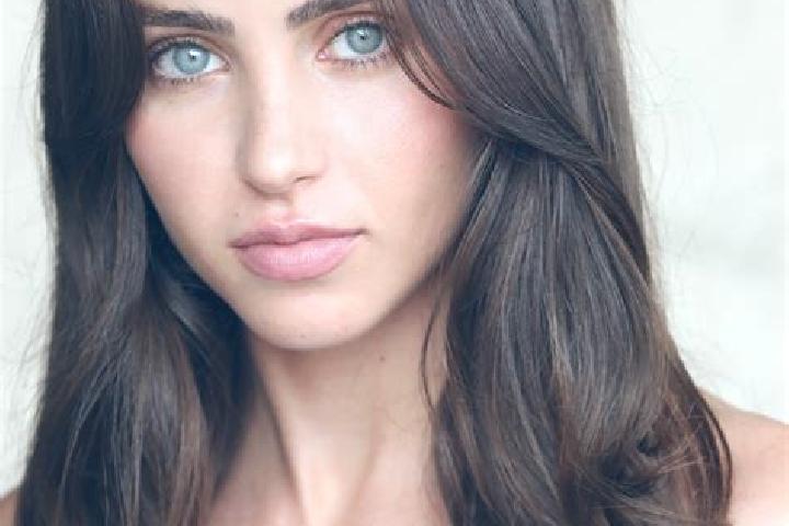 Chloe, 23, a brunette dark-eyed latina companion based in Knin. Offering Erotic Massage, Domination, A-Level, BDSM. Available for incall and outcall, overnig...