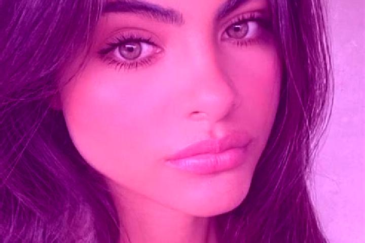 Chloe, 23, a brunette green-eyed ebony companion based in Abadjin-Koute. Offering OWO, Party Girl, Dinner Date, Erotic Massage. Available for incall and outc...