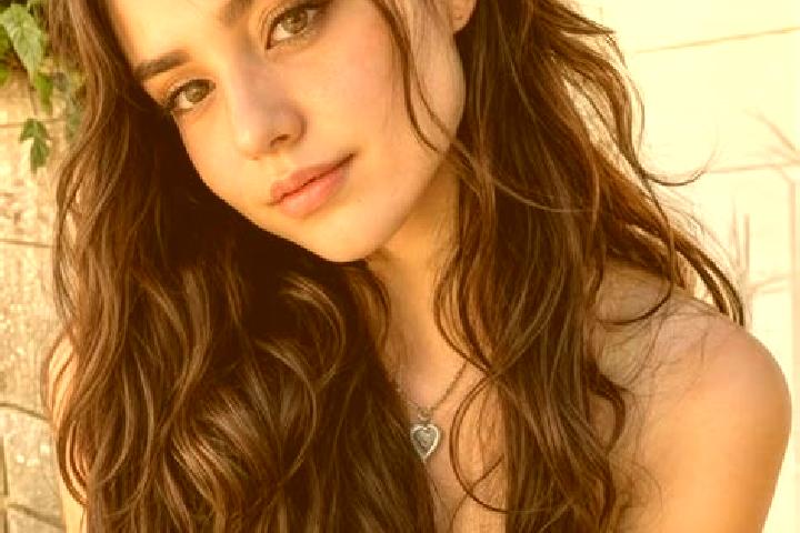 Chloe, 23, a brunette hazel-eyed latina companion based in Nianmu. Offering CIM, 69, Dinner Date, Couples, Domination. Available for incall and outcall, day ...