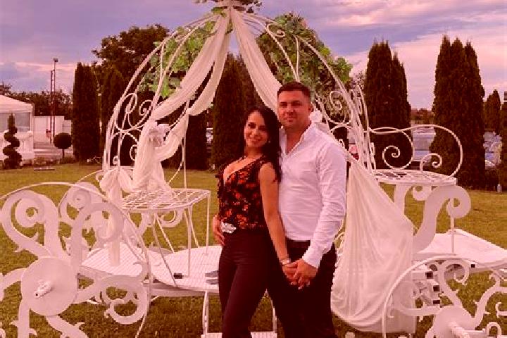 Chloe, 23 — Escort in Belint, Romania