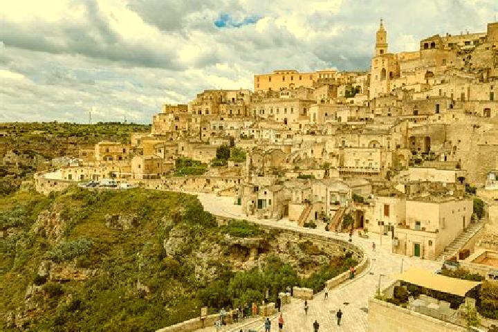 Chloe, 23 — Escort in Matera, Italy