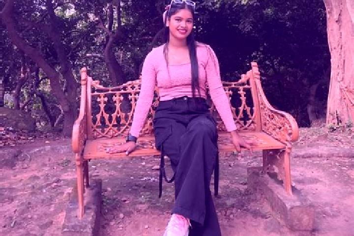 Chloe, 23 — Escort in Rajgangpur, India