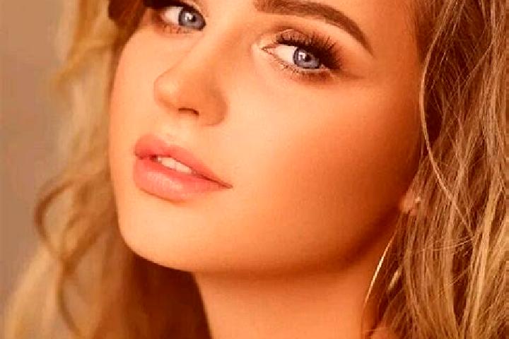 Chloe, 24, a dark blonde blue-eyed slavic companion based in Sailauf. Offering 69, BDSM, Deep French Kissing, Overnight. Available for incall and outcall, da...