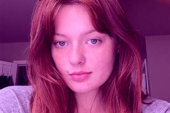 Chloe, 24, a red grey-eyed caucasian companion based in Tobelo. Offering Overnight, Girlfriend Experience, OWO. Available for incall and outcall, day and eve...