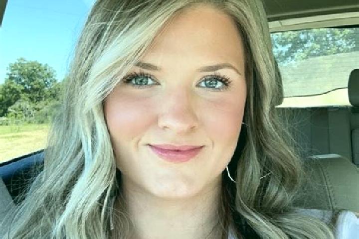 Chloe, 24 — Escort in Cullman, United States