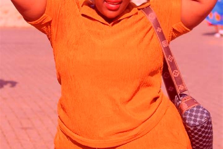 Chloe, 24 — Escort in Makungu, Tanzania