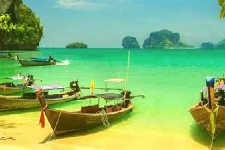 Chloe, 24 — Escort in Sapphaya, Thailand
