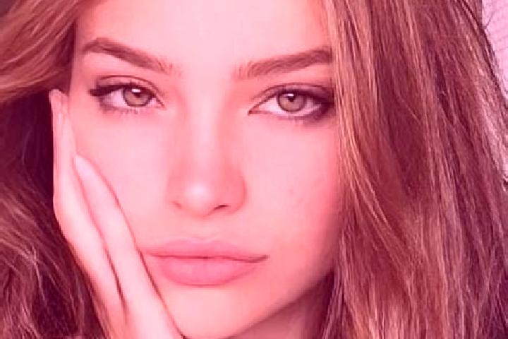 Chloe, 25, a blonde hazel-eyed european companion based in Bereznik. Offering Massage, 69, OWO. Available for incall and outcall, day and evening dates.
