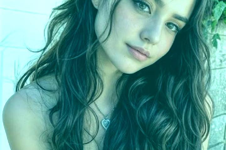 Chloe, 25, a brunette hazel-eyed ebony companion based in Edakkulam. Offering Duos, Striptease, Erotic Massage, Deep French Kissing. Available for incall and...