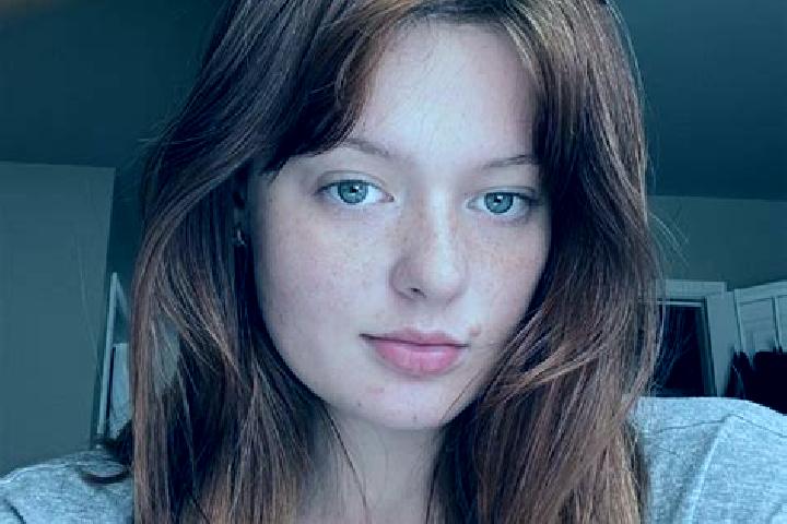 Chloe, 25, a red green-eyed mediterranean companion based in Crevoladossola. Offering Girlfriend Experience, Overnight, Dinner Date. Available for incall and...