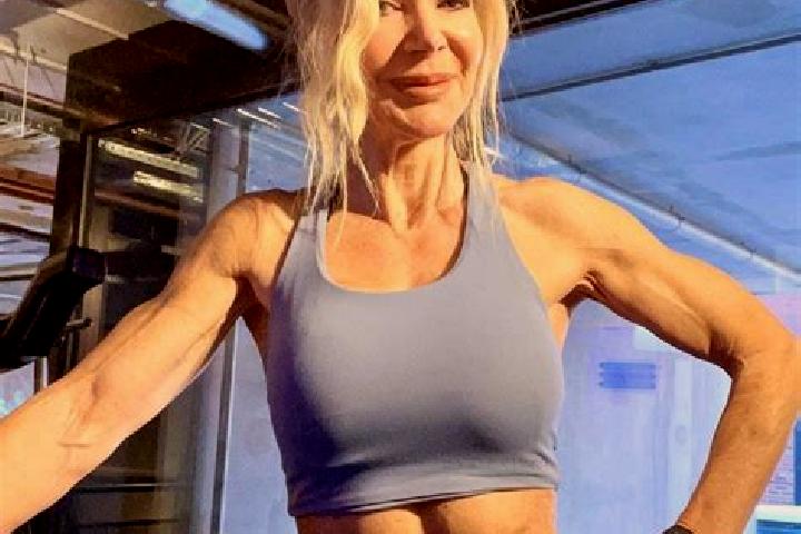 Chloe, 25 — Escort in Chamberlayne, United States