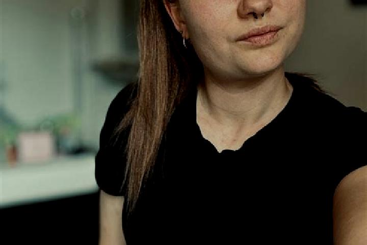 Chloe, 25 — Escort in Hessdorf, Germany