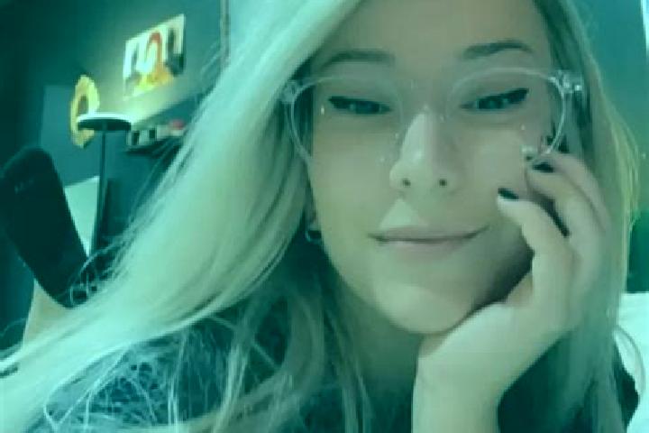 Chloe, 26, a blonde amber-eyed ebony companion based in Vandercook Lake. Offering CIM, Duos, Tantra. Available for incall and outcall, overnight bookings ava...