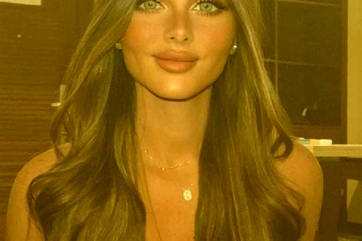 Chloe, 26, a brunette dark-eyed mixed companion based in Wolpertshausen. Offering Fetish, Travel Companion, Tantra, Massage, A-Level. Available for incall an...