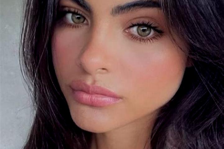 Chloe, 26, a brunette green-eyed middle eastern companion based in San Miguel Hojas Anchas. Offering Overnight, Domination, Fetish, A-Level, BDSM. Available ...