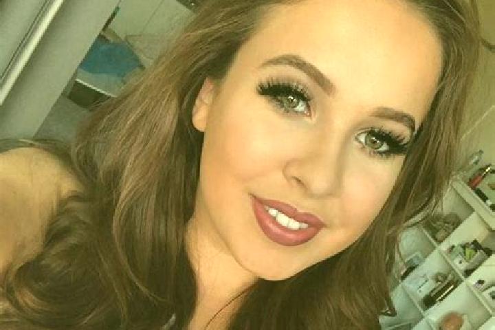 Chloe, 26, a brunette grey-eyed european companion based in Nagambie. Offering Striptease, CIM, Erotic Massage. Available for incall and outcall, day and eve...