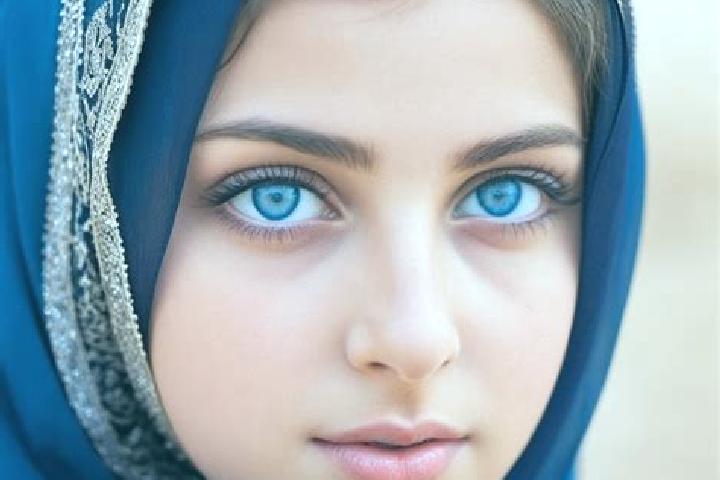 Chloe, 26, a chestnut blue-eyed middle eastern companion based in Manzanillo. Offering A-Level, Massage, 69, Couples. Available for incall and outcall, overn...