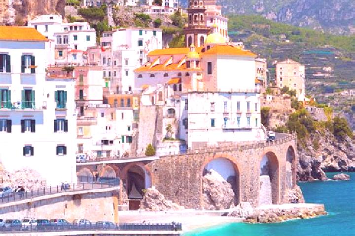 Chloe, 26 — Escort in Pianura Vomano, Italy