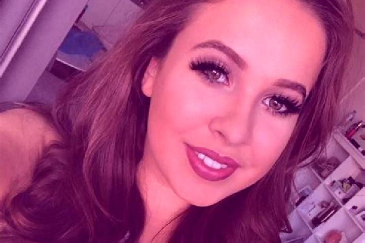 Chloe, 27, a auburn amber-eyed caribbean companion based in Bacina. Offering 69, Domination, Travel Companion, Dinner Date. Available for incall and outcall,...