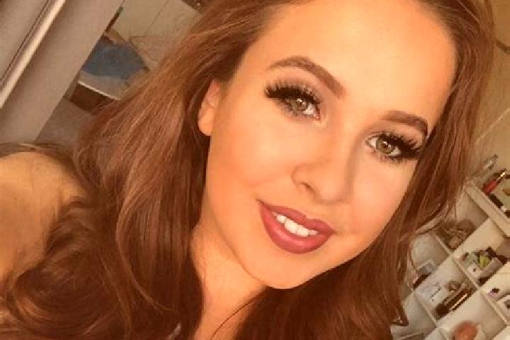 Chloe, 27, a auburn dark-eyed mediterranean companion based in Nuevo Pescadito de Abajo Dos. Offering Travel Companion, OWO, Deep French Kissing, Party Girl....