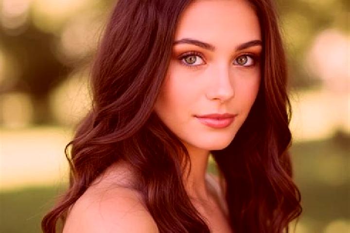 Chloe, 27, a brunette hazel-eyed caribbean companion based in Mickhausen. Offering A-Level, Domination, Overnight, Party Girl. Available for incall and outca...