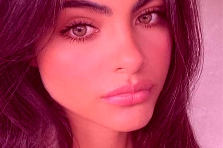 Chloe, 27, a chestnut green-eyed european companion based in Champilico. Offering Striptease, Couples, Duos, Tantra, GFE. Available for incall and outcall, d...