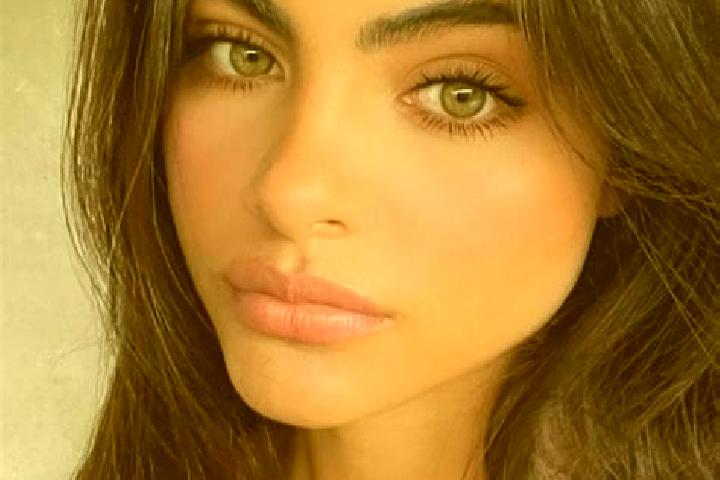 Chloe, 27, a red amber-eyed indian companion based in Vamosgyork. Offering Travel Companion, Girlfriend Experience, Roleplay, A-Level, Tantra. Available for ...