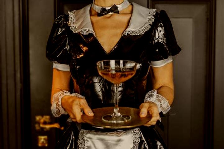 Chloe, 28, a auburn dark-eyed asian companion based in Samree. Offering Dinner Date, Deep French Kissing, Roleplay, BDSM, Striptease. Available for incall an...