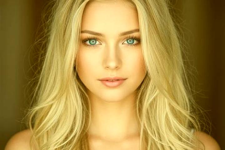 Chloe, 28, a blonde green-eyed mixed companion based in Earlsboro. Offering A-Level, Couples, Tantra. Available for incall and outcall, day and evening dates.