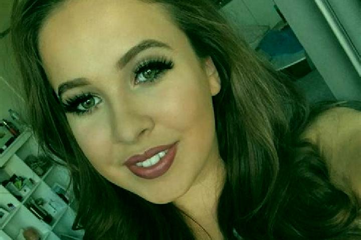 Chloe, 28, a brunette amber-eyed mixed companion based in Changar Talai. Offering Travel Companion, A-Level, Erotic Massage. Available for incall and outcall...