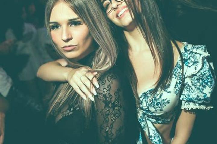Chloe, 28 — Escort in Hodac, Romania