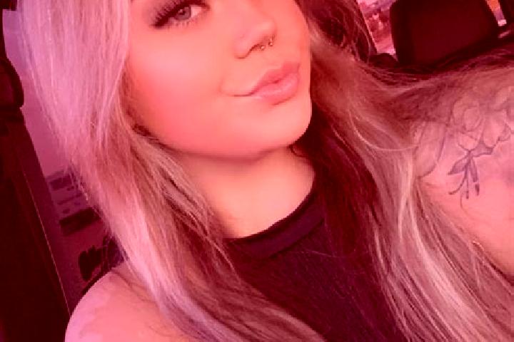 Chloe, 28 — Escort in Macey, France