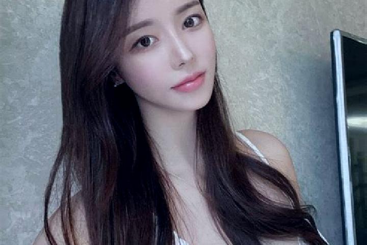 Chloe, 28 — Escort in Tokluca, Turkey
