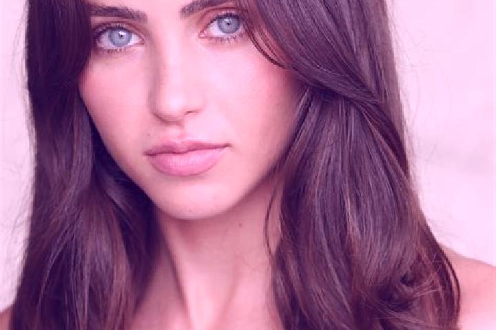 Chloe, 29, a brunette blue-eyed middle eastern companion based in Frontera. Offering GFE, Couples, 69. Available for incall and outcall, day and evening dates.