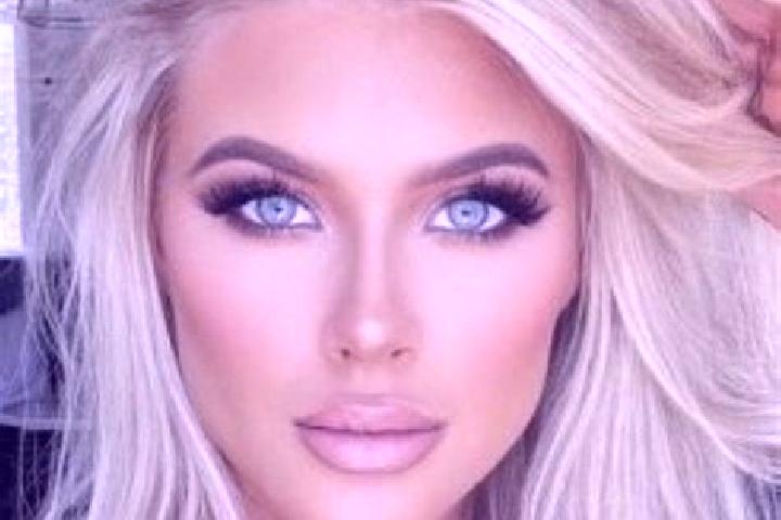 Chloe, 29, a platinum blonde hazel-eyed mediterranean companion based in Alcazar del Rey. Offering CIM, Erotic Massage, Massage, Couples, BDSM. Available for...