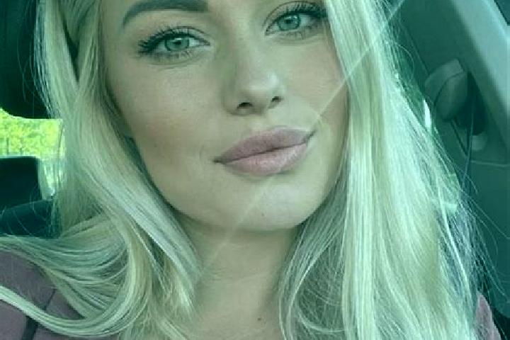 Chloe, 30, a blonde hazel-eyed caucasian companion based in Baiano. Offering 69, Erotic Massage, Dinner Date, Fetish. Available for incall and outcall, day a...