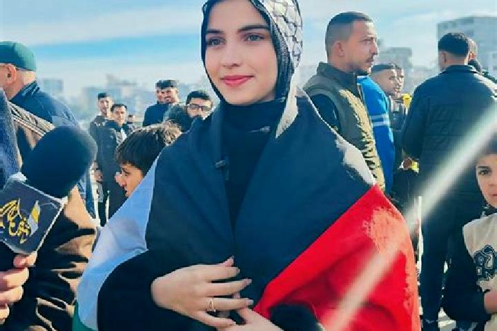 Chloe, 30 — Escort in Hajji Abdal, Iran
