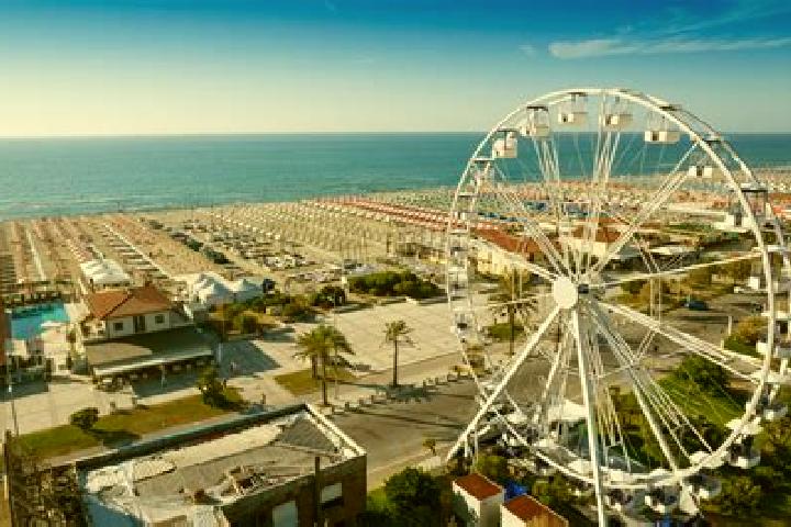 Chloe, 30 — Escort in Lido di Pomposa-Lido degli Scacchi, Italy