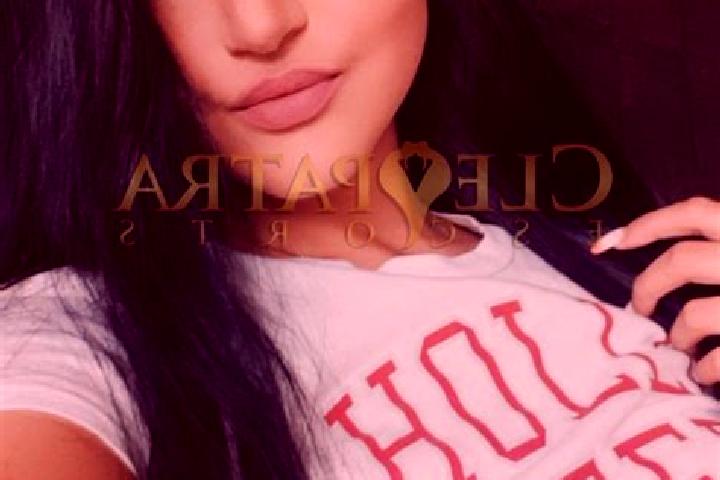 Chloe, 31, a black dark-eyed middle eastern companion based in Amelia. Offering OWO, Dinner Date, Tantra. Available for incall and outcall, day and evening d...