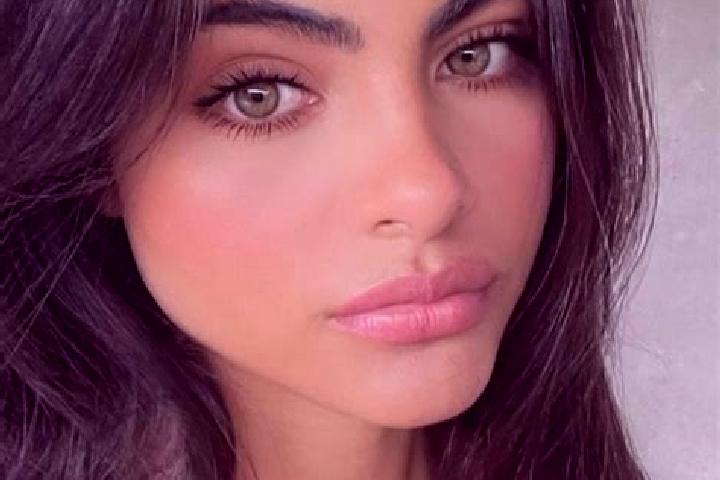 Chloe, 31, a brunette brown-eyed indian companion based in Ilembo. Offering OWO, Erotic Massage, Deep French Kissing, BDSM. Available for incall and outcall,...