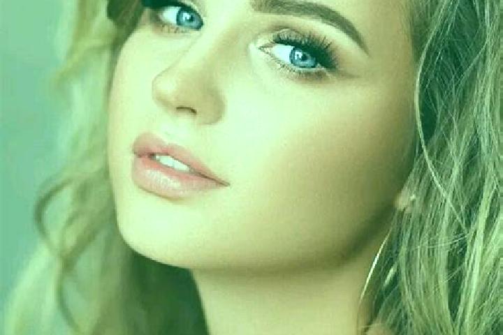 Chloe, 31, a dark blonde blue-eyed mediterranean companion based in Las Grullas Margen Izquierda. Offering Fetish, 69, Couples. Available for incall and outc...