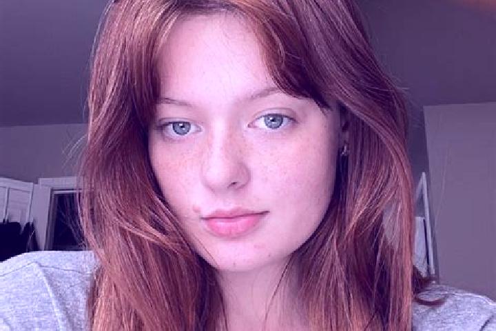 Chloe, 31, a red brown-eyed asian companion based in Swietoszowka. Offering Travel Companion, Deep French Kissing, Dinner Date. Available for incall and outc...