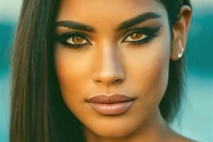 Chloe, 32, a dark blonde hazel-eyed latina companion based in Kyle. Offering CIM, Dinner Date, Girlfriend Experience. Available for incall and outcall, day a...