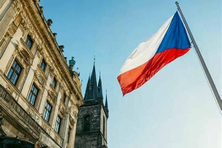 Chloe, 32 — Escort in Vraz, Czech Republic
