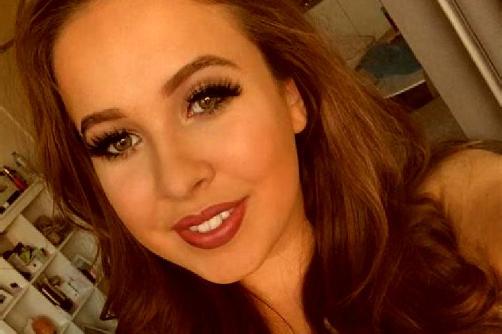 Chloe, 33, a brunette amber-eyed indian companion based in Appleshaw. Offering Dinner Date, Girlfriend Experience, Duos, Party Girl. Available for incall and...