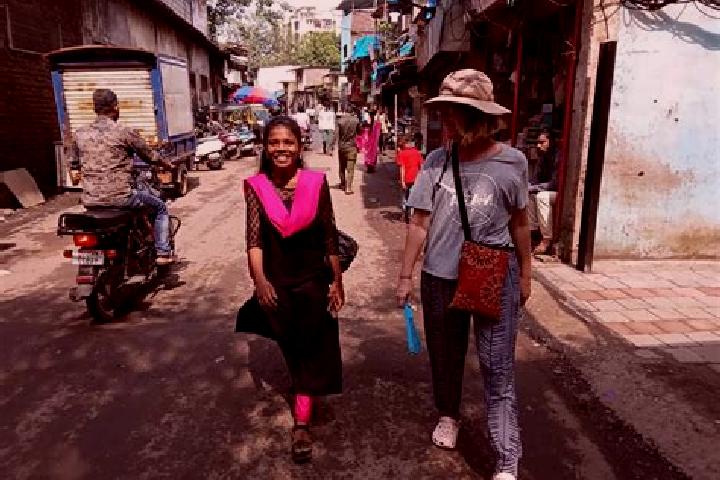 Chloe, 33 — Escort in Dharavi, India