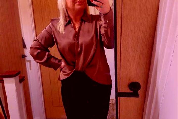 Chloe, 33 — Escort in Ystradgynlais, United Kingdom