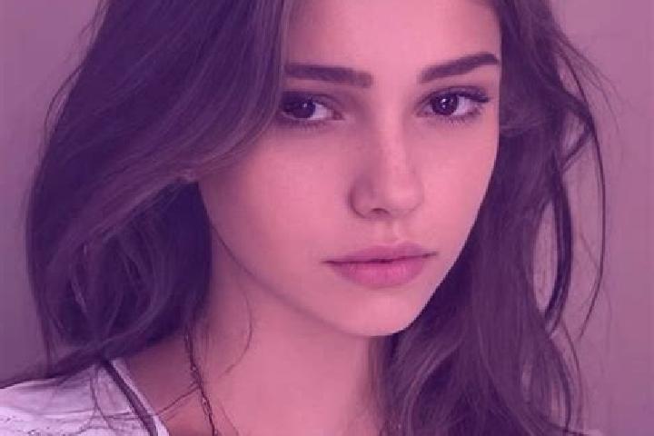 Chloe, 34, a dark blonde hazel-eyed slavic companion based in Banjar Mambanggede. Offering GFE, A-Level, CIM, Girlfriend Experience, Tantra. Available for in...